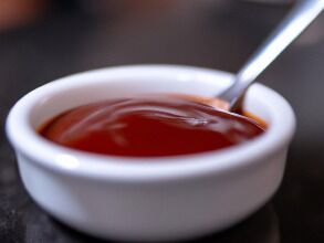 An easy BBQ sauce made with Pinot Noir